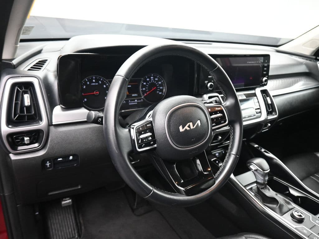2023 Kia Sorento S, photo 13 of 71