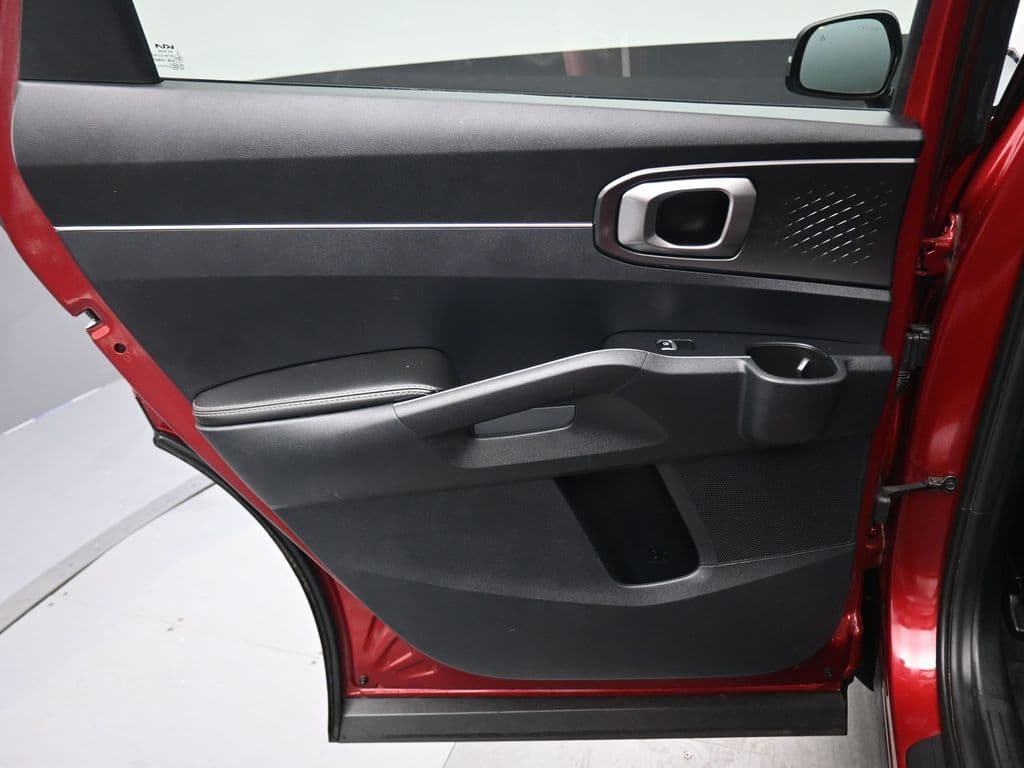 2023 Kia Sorento S, photo 31 of 71