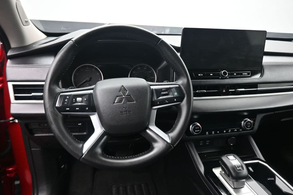 2025 Mitsubishi Outlander Trail Edition, photo 15 of 72