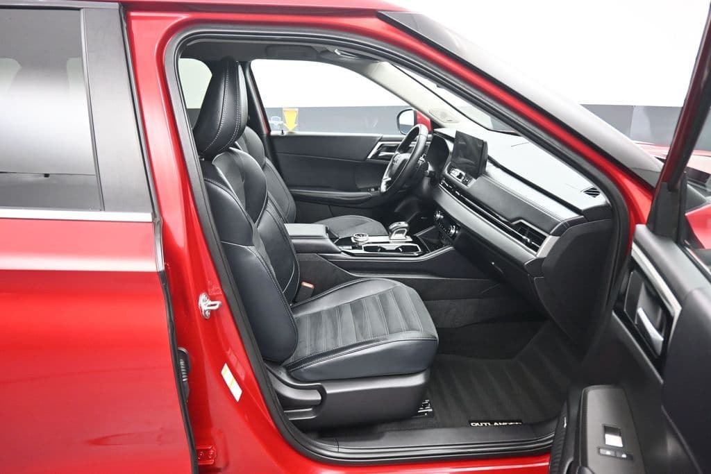 2025 Mitsubishi Outlander Trail Edition, photo 52 of 72