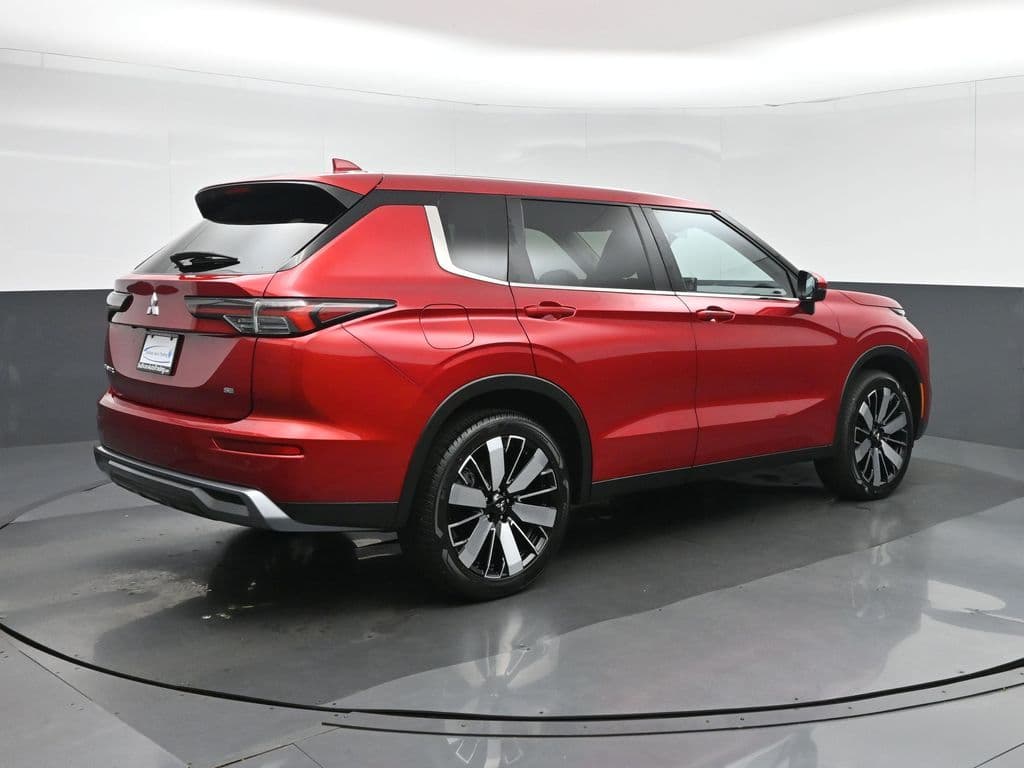 2025 Mitsubishi Outlander Trail Edition, photo 7 of 72
