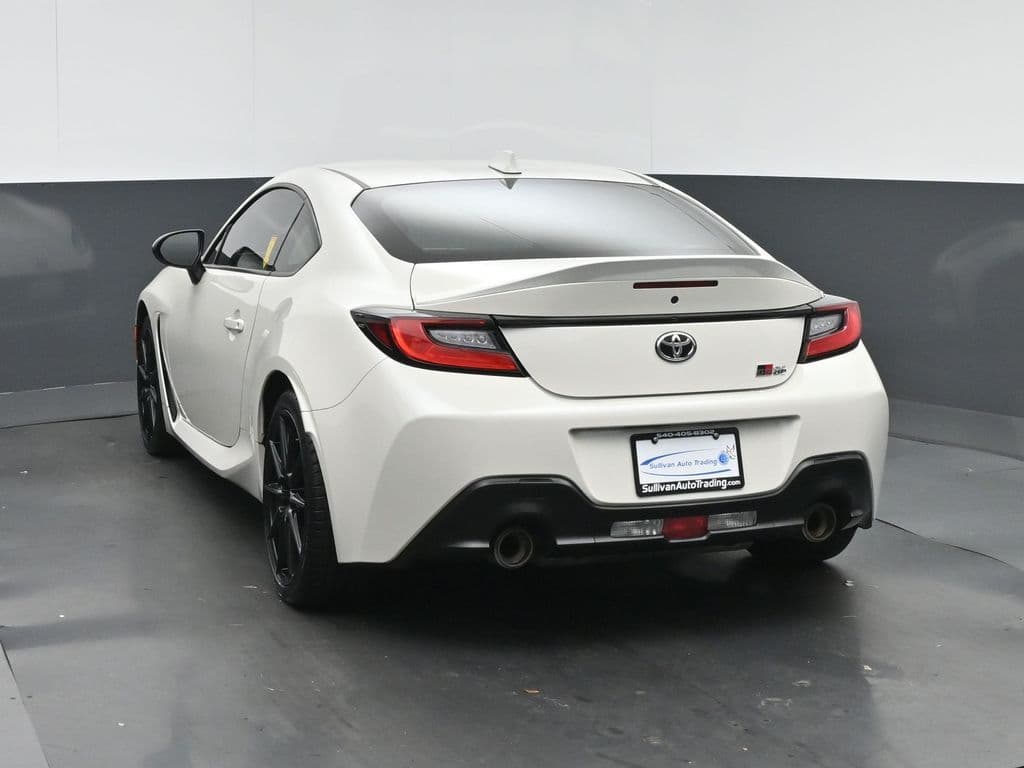 2025 Toyota GR86 Premium, photo 5 of 51