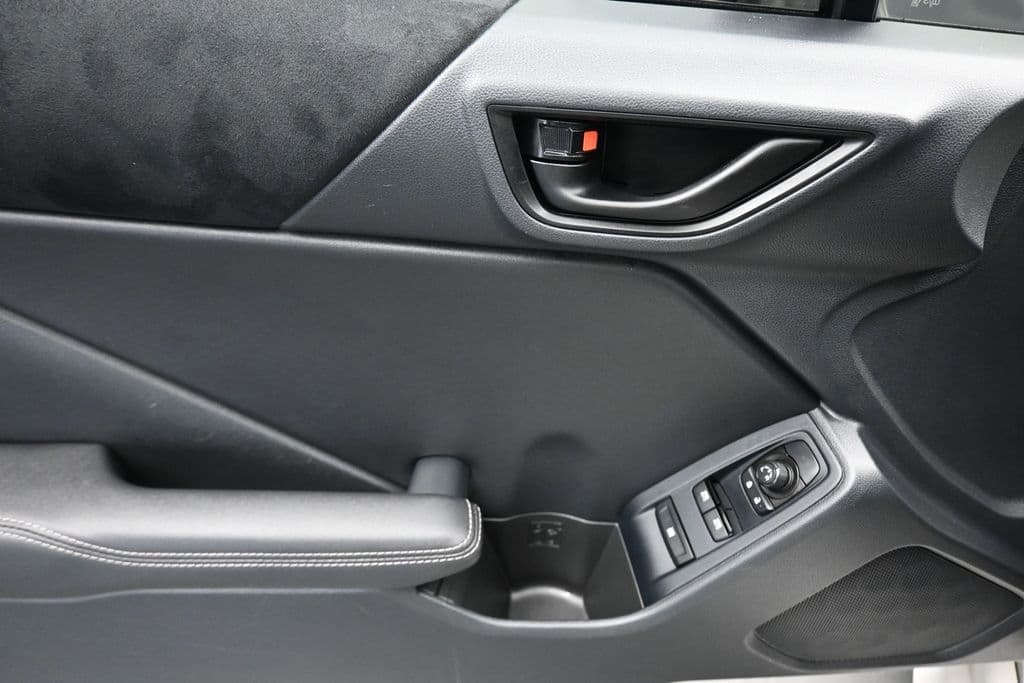 2025 Toyota GR86 Premium, photo 10 of 51