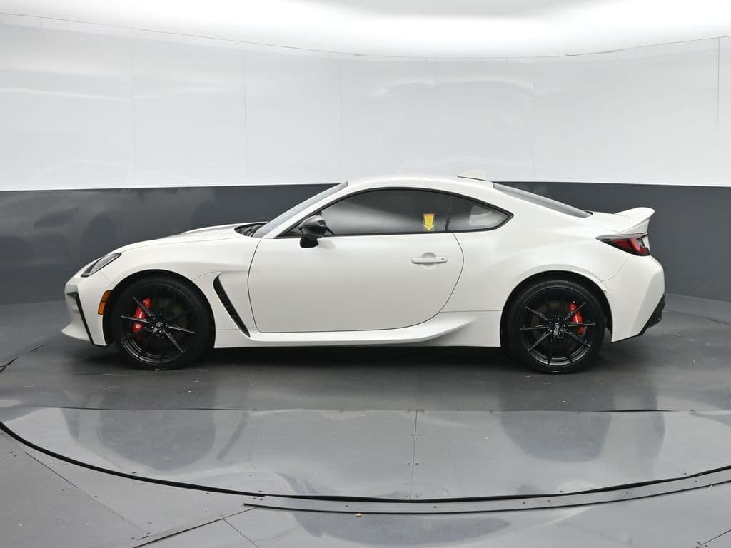 2025 Toyota GR86 Premium, photo 4 of 51
