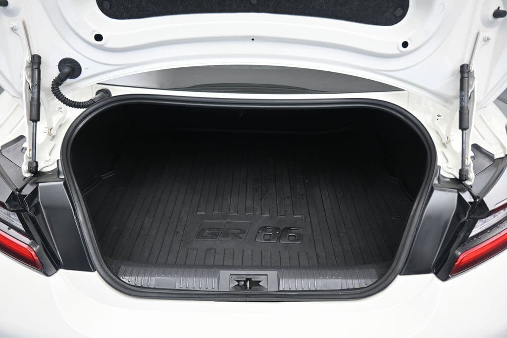 2025 Toyota GR86 Premium, photo 38 of 51