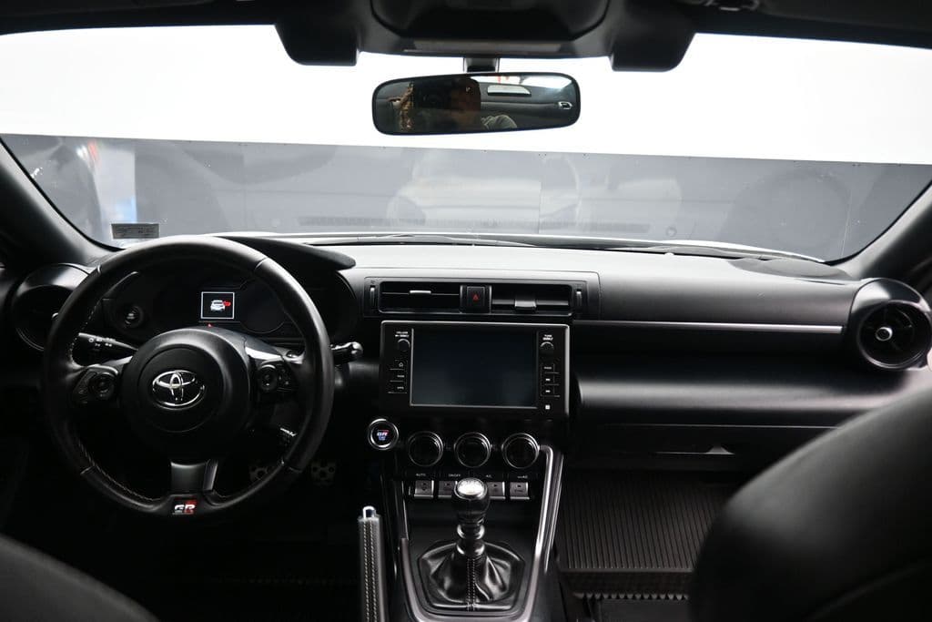 2025 Toyota GR86 Premium, photo 36 of 51
