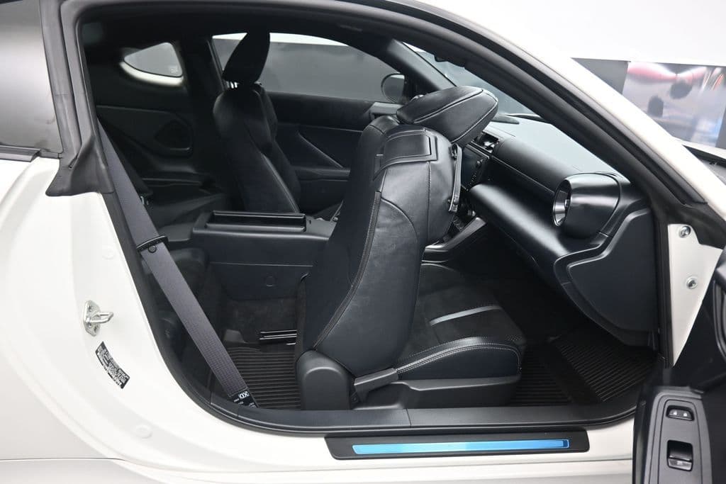 2025 Toyota GR86 Premium, photo 34 of 51