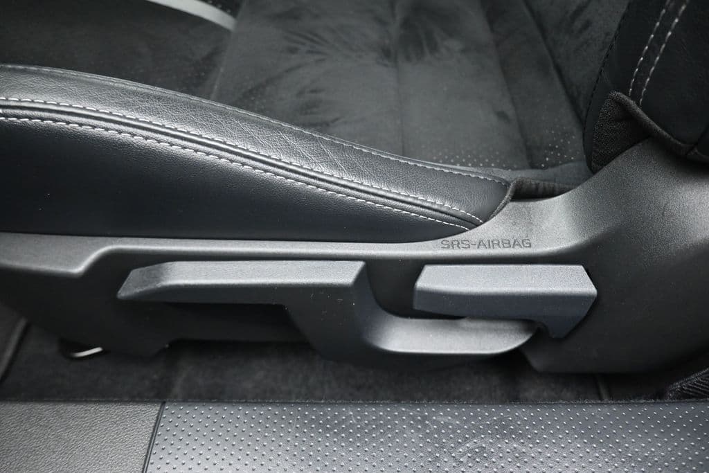2025 Toyota GR86 Premium, photo 12 of 50