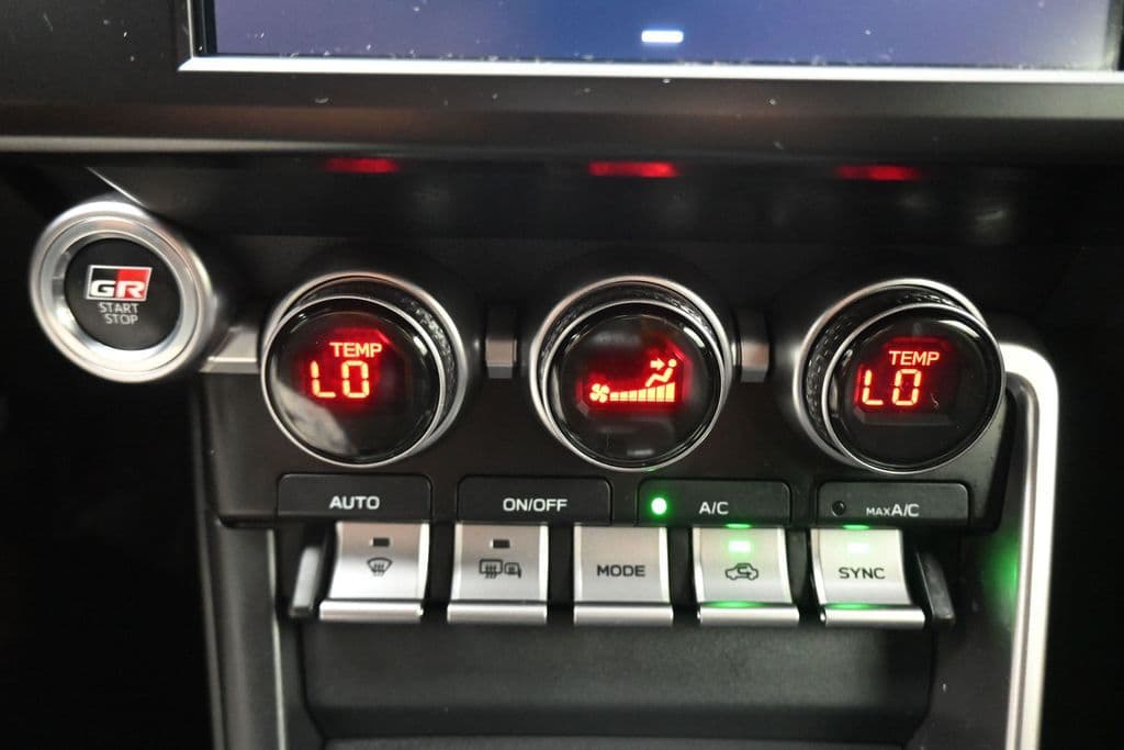2025 Toyota GR86 Premium, photo 19 of 50