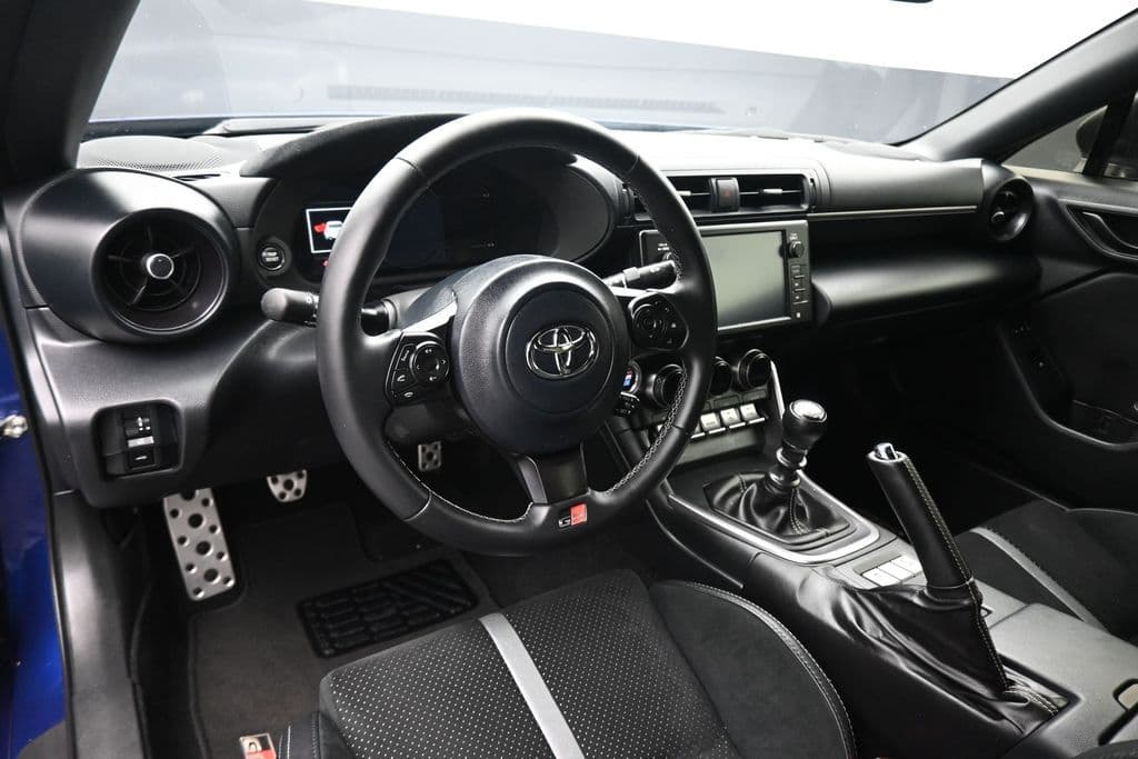 2025 Toyota GR86 Premium, photo 13 of 50
