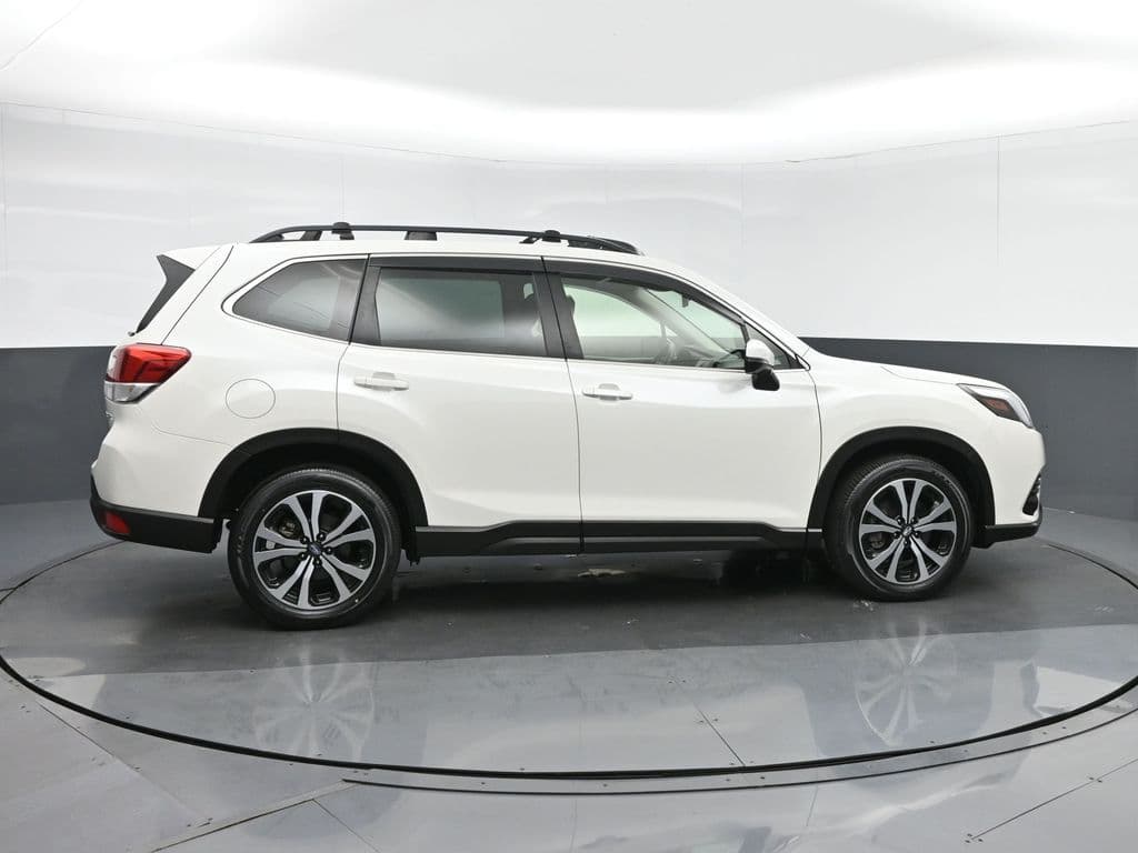 2022 Subaru Forester Limited, photo 8 of 62