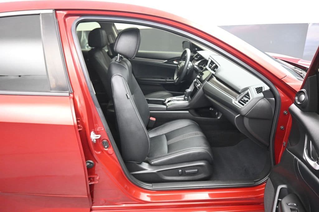 2019 Honda Civic Touring, photo 44 of 64