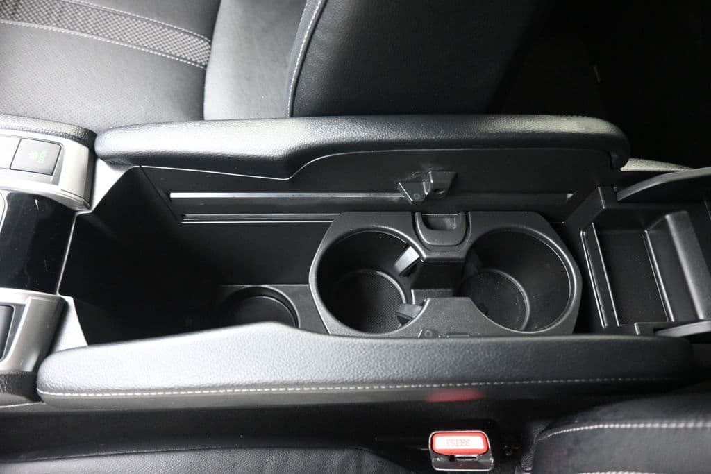 2019 Honda Civic Touring, photo 27 of 64