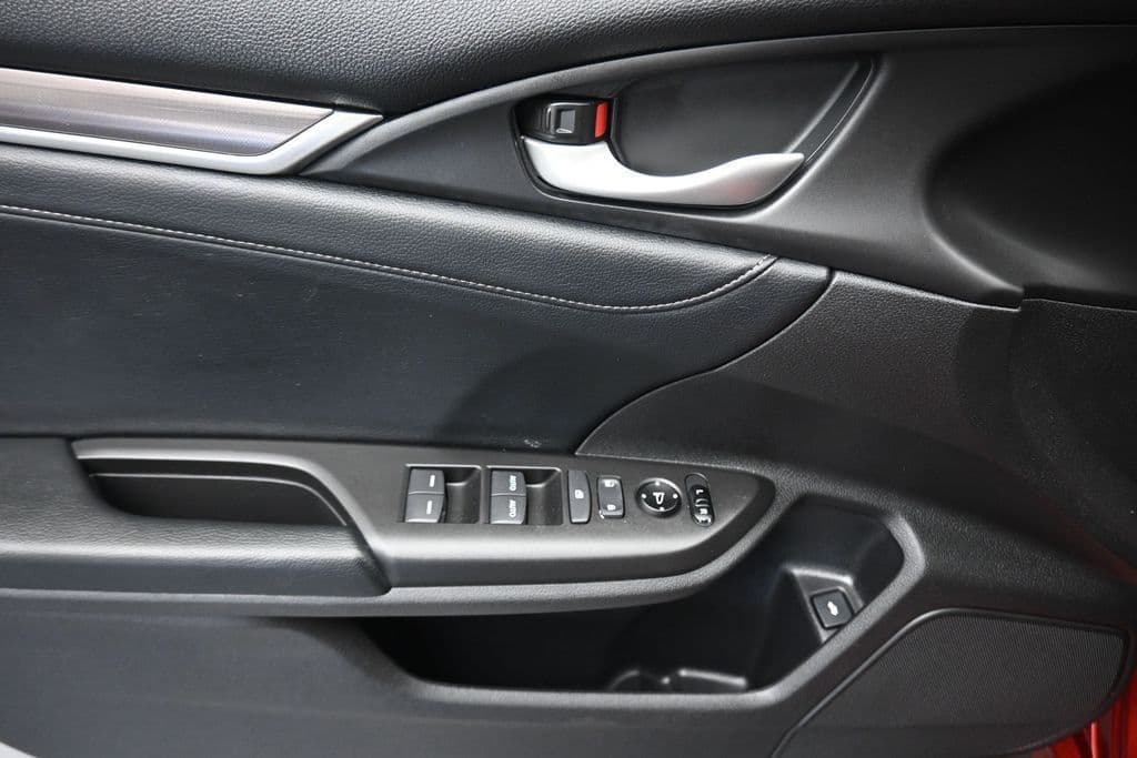 2019 Honda Civic Touring, photo 10 of 64