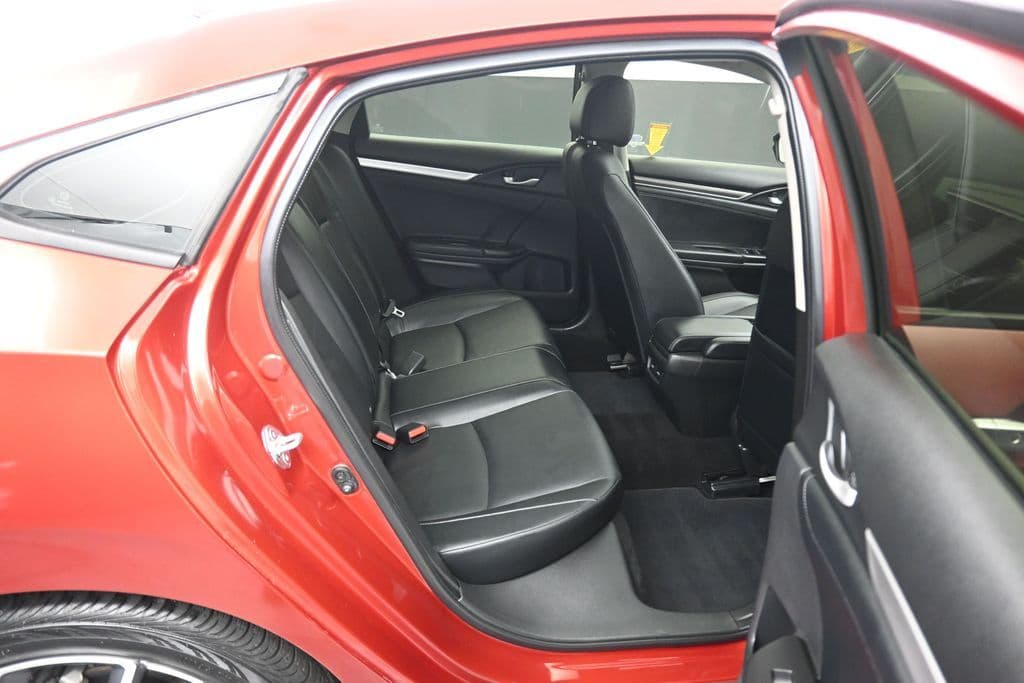 2019 Honda Civic Touring, photo 39 of 64