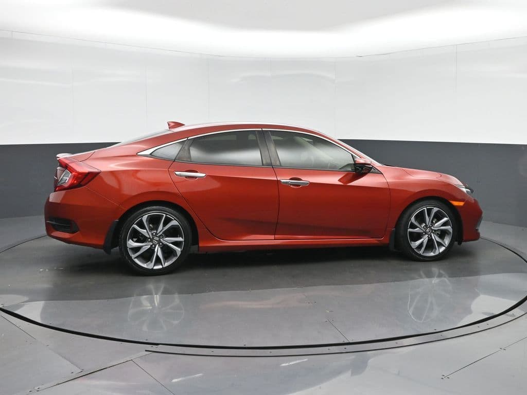 2019 Honda Civic Touring, photo 8 of 64