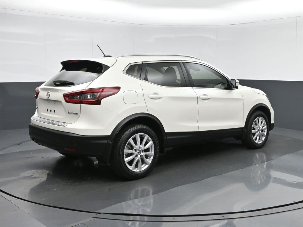 2022 Nissan Rogue Sport SV, photo 7 of 55