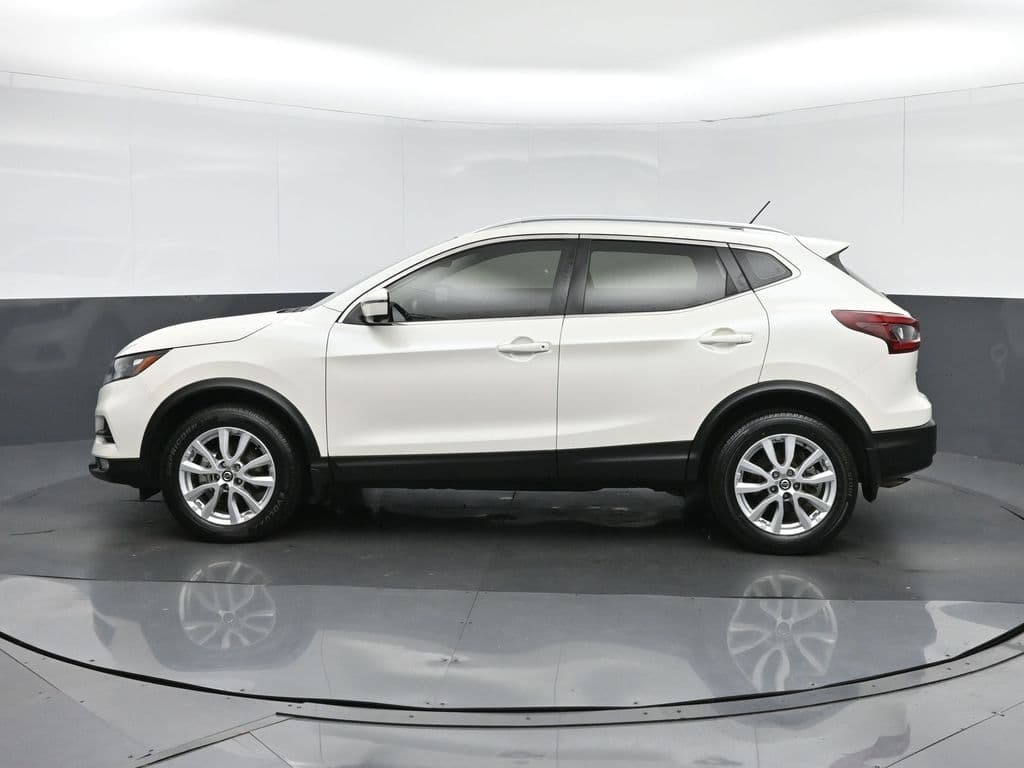 2022 Nissan Rogue Sport SV, photo 4 of 55
