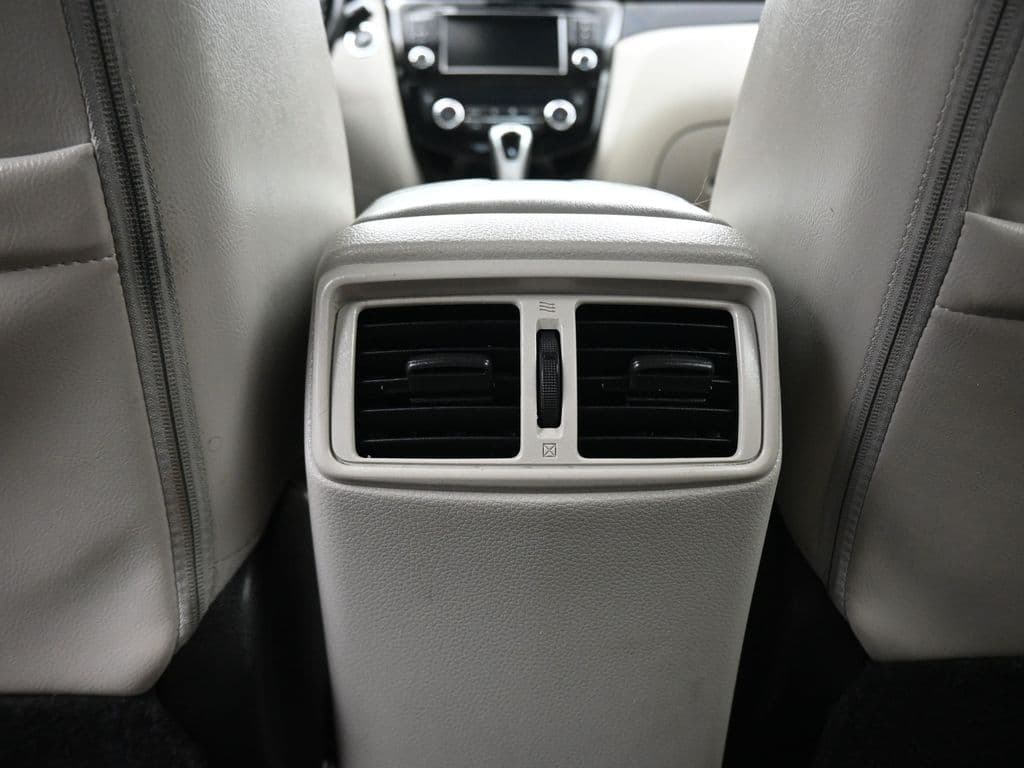 2022 Nissan Rogue Sport SV, photo 31 of 55