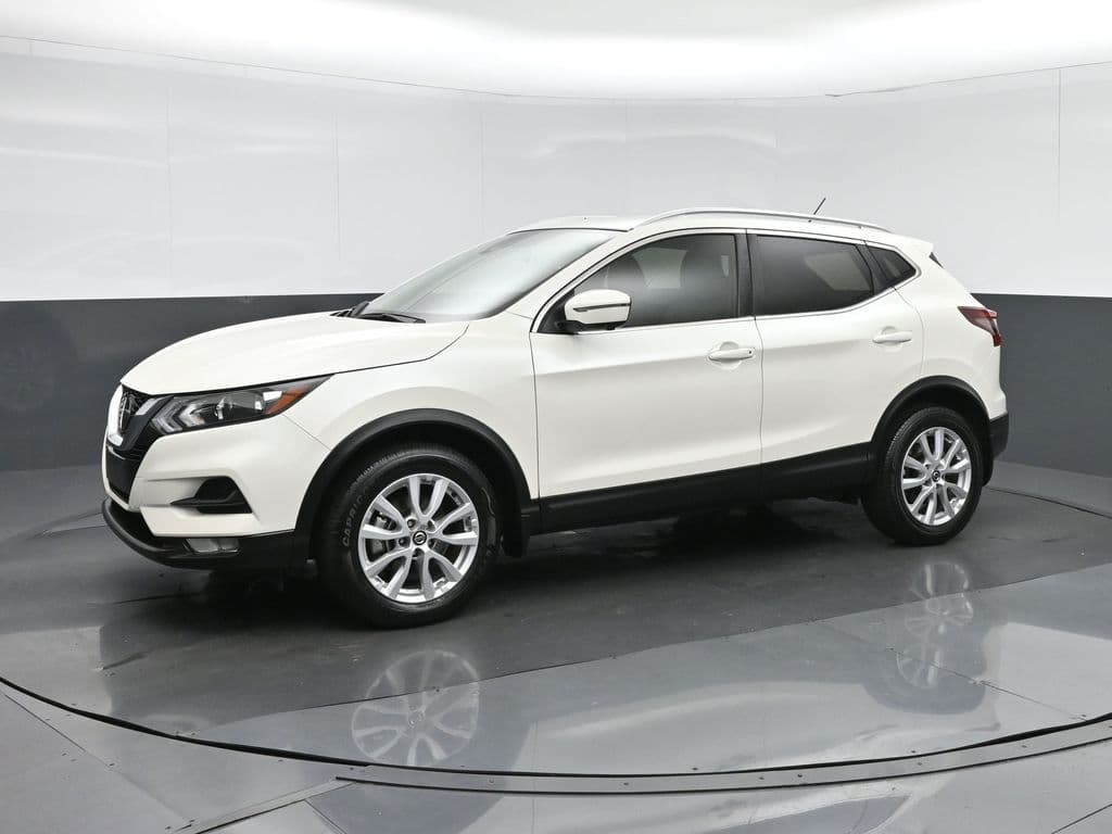 2022 Nissan Rogue Sport SV, photo 3 of 55