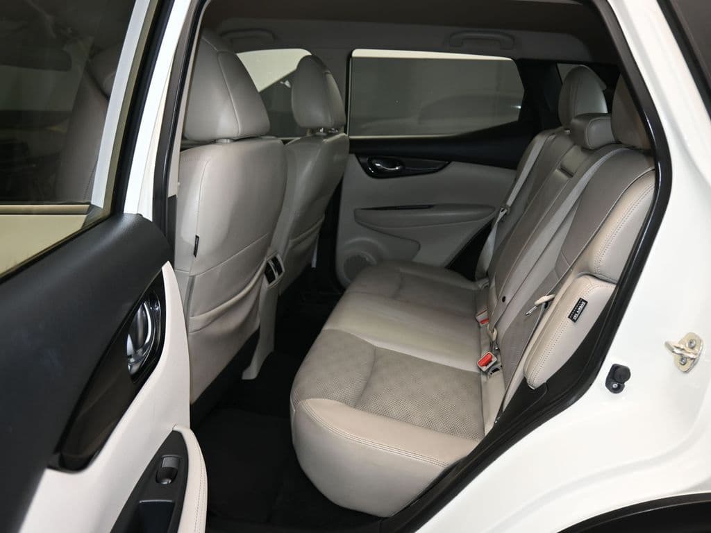 2022 Nissan Rogue Sport SV, photo 29 of 55