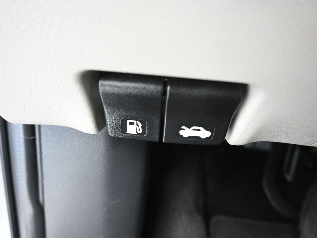 2022 Nissan Rogue Sport SV, photo 25 of 55