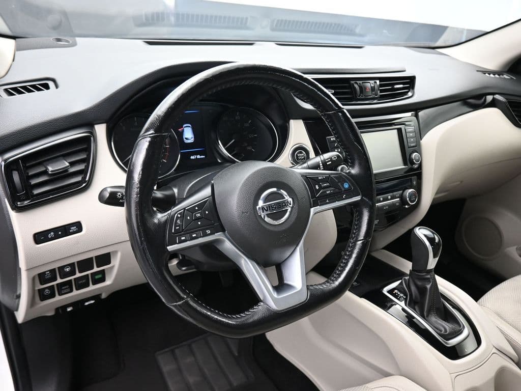2022 Nissan Rogue Sport SV, photo 13 of 55