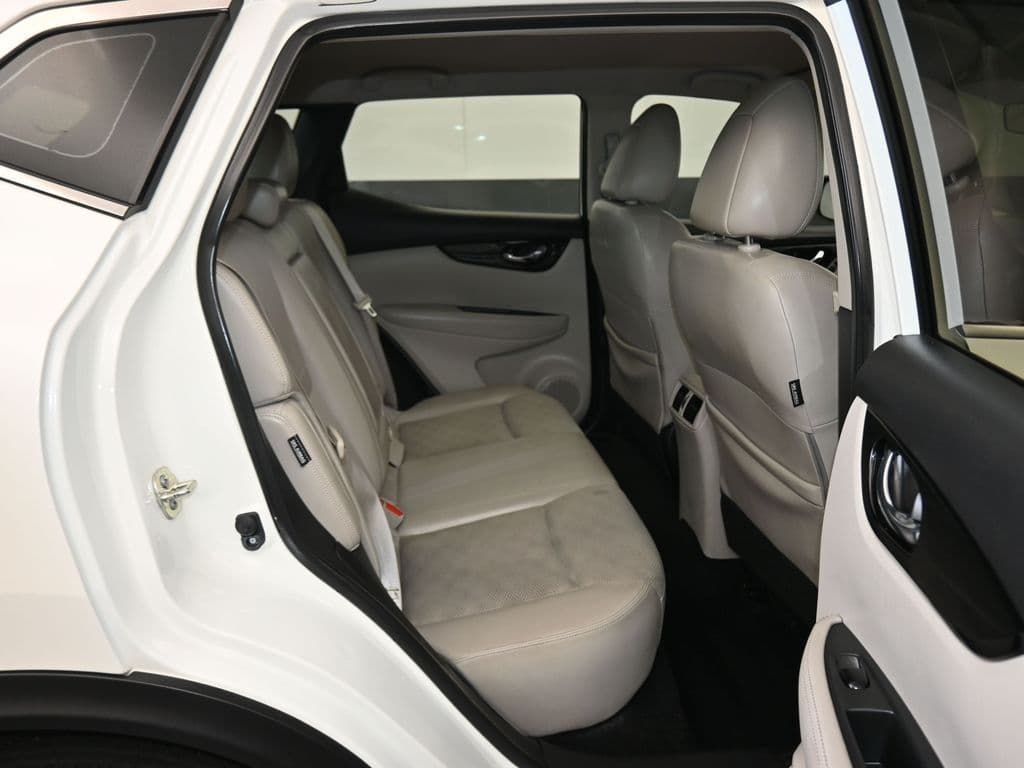 2022 Nissan Rogue Sport SV, photo 34 of 55