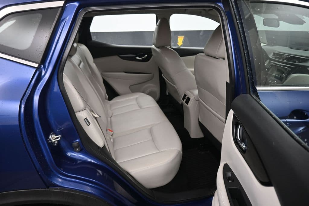 2022 Nissan Rogue Sport SL, photo 39 of 58