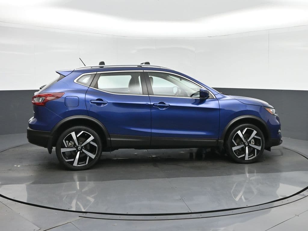 2022 Nissan Rogue Sport SL, photo 8 of 58