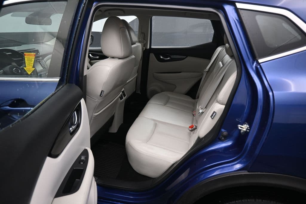 2022 Nissan Rogue Sport SL, photo 34 of 58