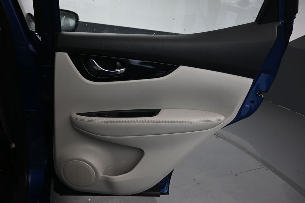 2022 Nissan Rogue Sport SL, photo 37 of 58