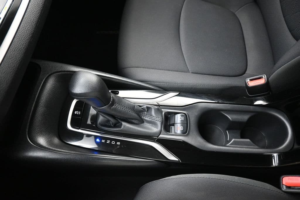 2021 Toyota Corolla LE, photo 21 of 55