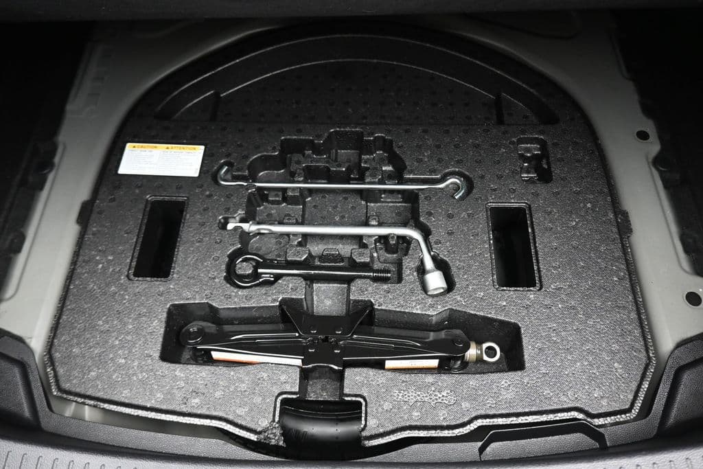 2021 Toyota Corolla LE, photo 42 of 55