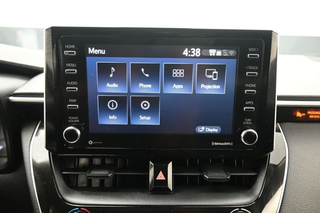 2021 Toyota Corolla LE, photo 17 of 55