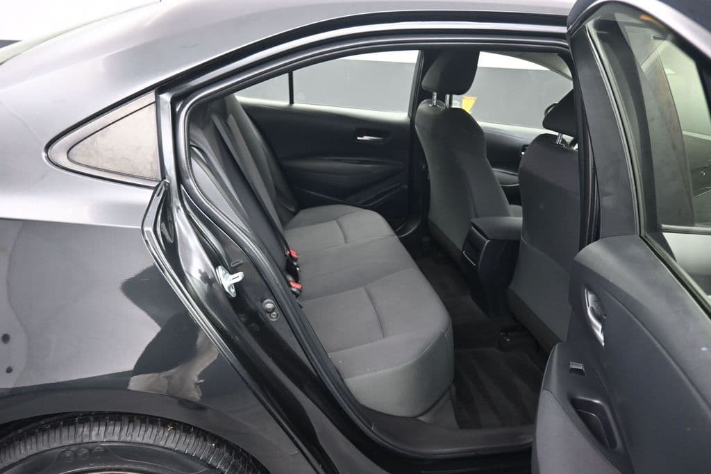 2021 Toyota Corolla LE, photo 35 of 55