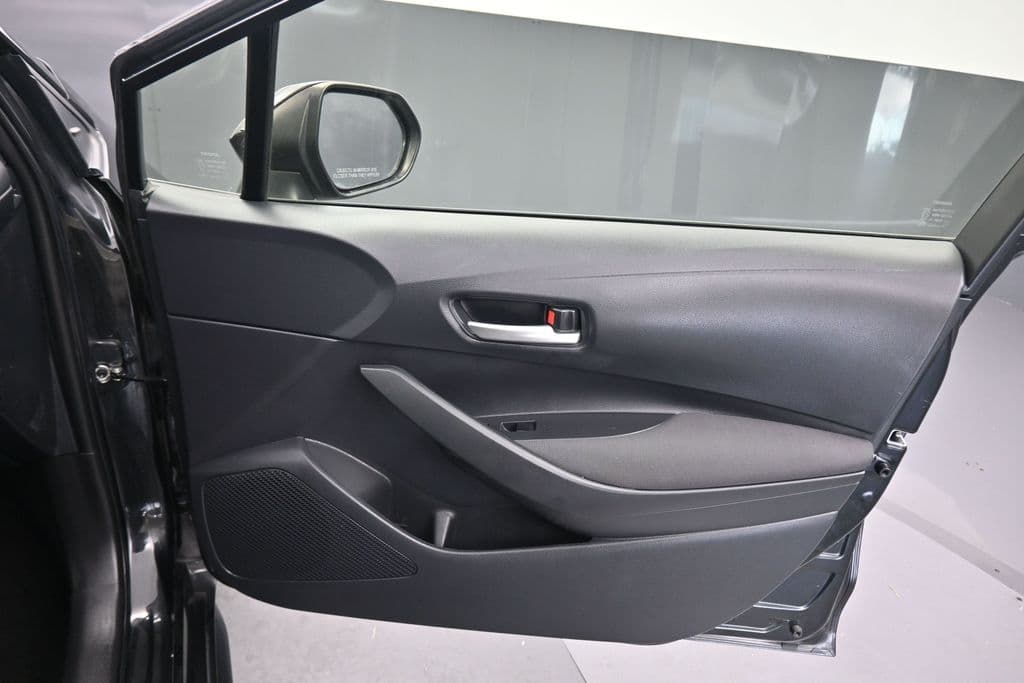 2021 Toyota Corolla LE, photo 37 of 55
