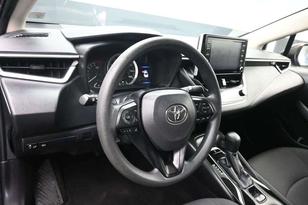 2021 Toyota Corolla LE, photo 13 of 55