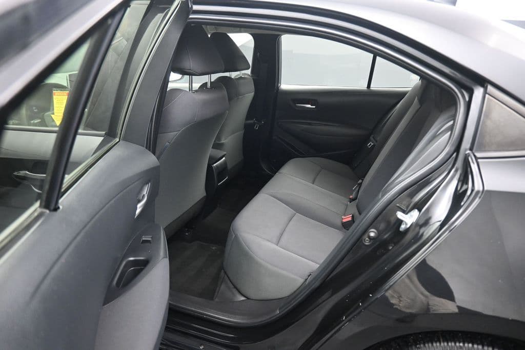 2021 Toyota Corolla LE, photo 30 of 55