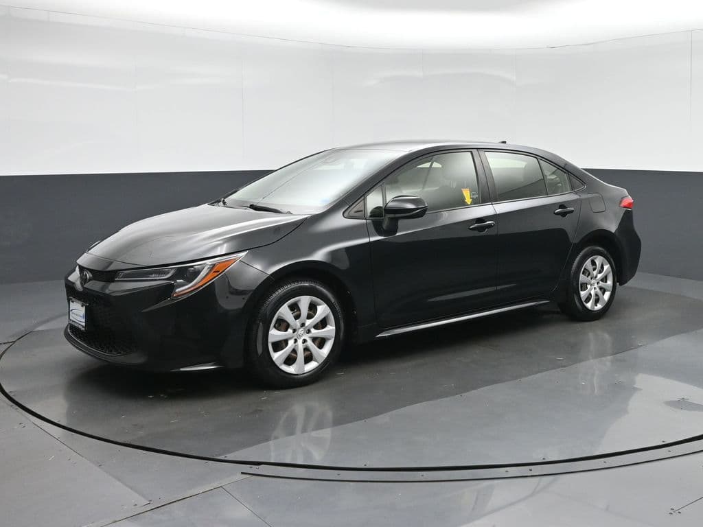 2021 Toyota Corolla LE, photo 3 of 55