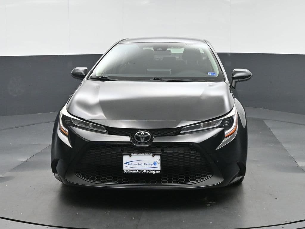 2021 Toyota Corolla LE, photo 2 of 55