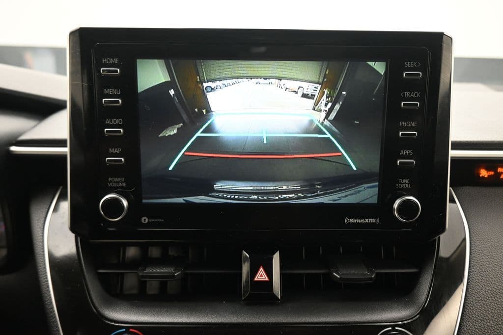 2021 Toyota Corolla LE, photo 18 of 55