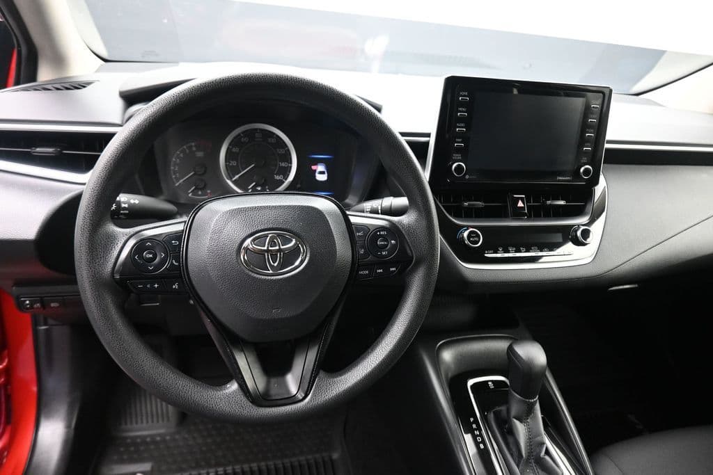 2021 Toyota Corolla LE, photo 15 of 55
