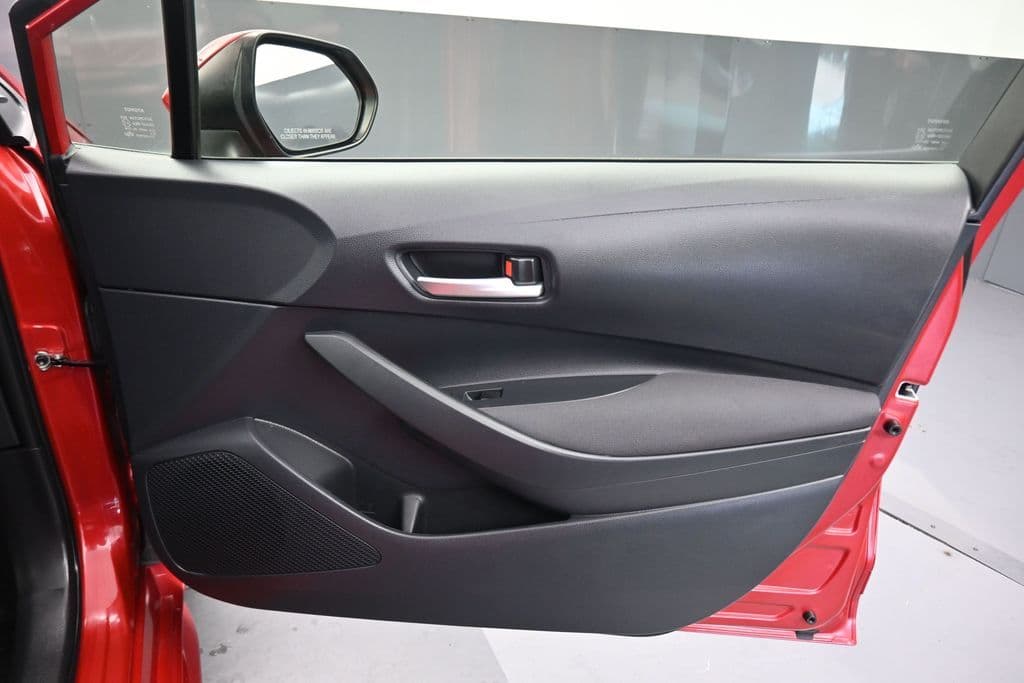 2021 Toyota Corolla LE, photo 37 of 55