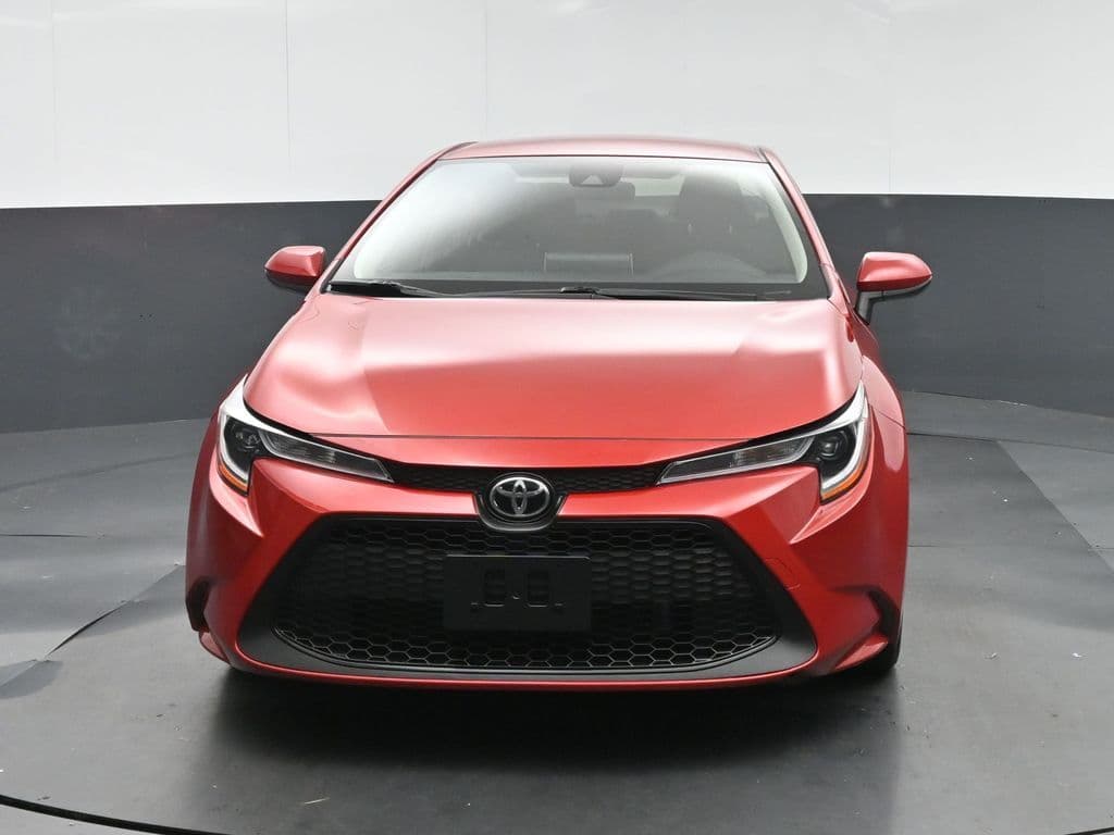 2021 Toyota Corolla LE, photo 2 of 55