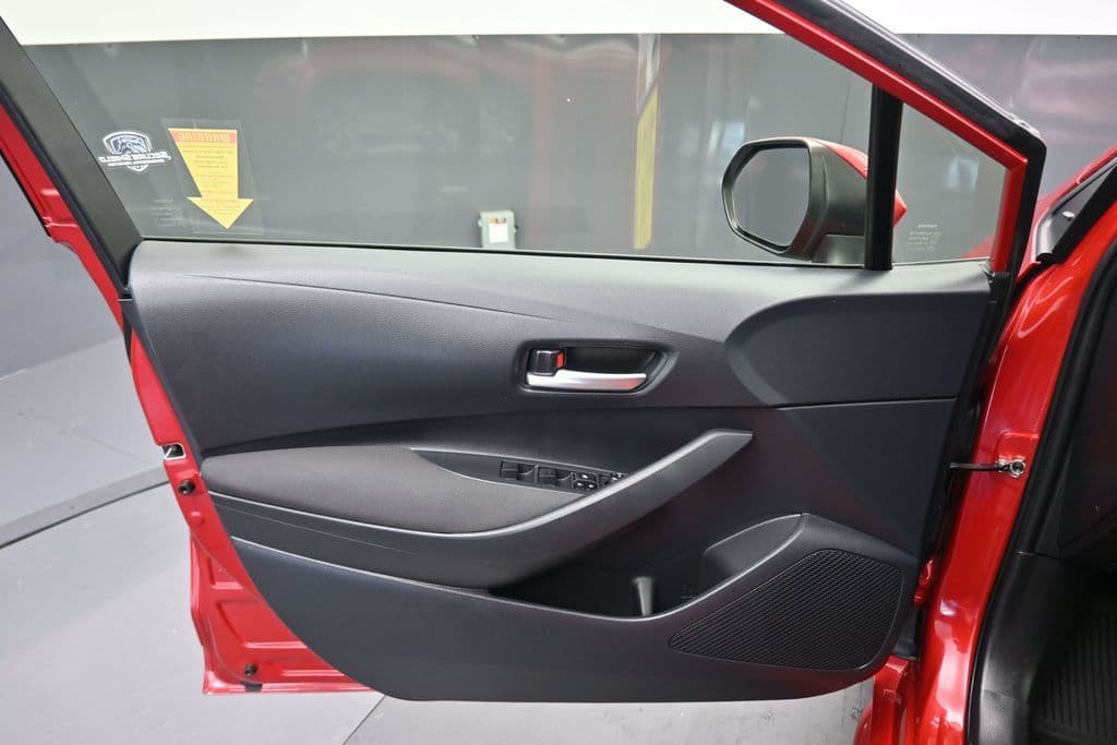 2021 Toyota Corolla LE, photo 9 of 55
