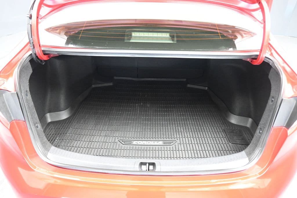 2021 Toyota Corolla LE, photo 41 of 55