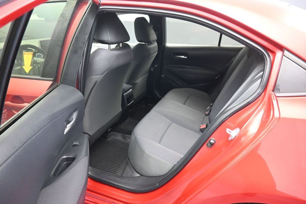 2021 Toyota Corolla LE, photo 30 of 55