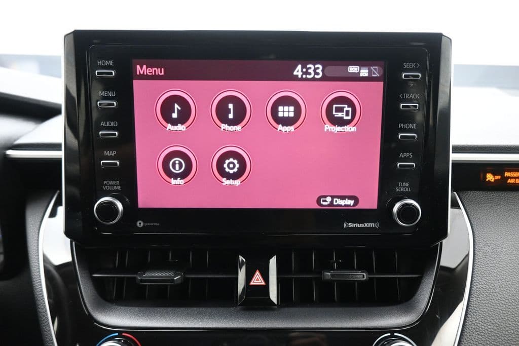 2021 Toyota Corolla LE, photo 18 of 55