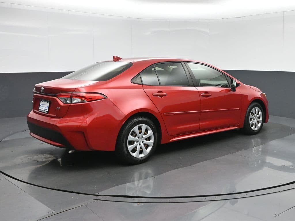 2021 Toyota Corolla LE, photo 7 of 55
